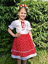 Detské oblečenie - Dievčenský kroj v červenom - 10825141_