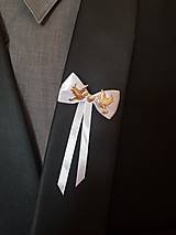 Svadobné pierka - biele pierko so zlatými holubicami a srdiečkom - 10828076_