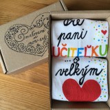 Ponožky, pančuchy, obuv - Maľované ponožky pre PANI UČITEĽKU s veľkým ❤️ (S veľkým srdcom (BIELE pestrofarebne)) - 10829290_