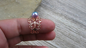 Filigránový prsteň s perlou (farba kovu ružová, dúhová perla, č. 2746)