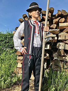 Pánske oblečenie - Pánsky folklórny komplet tmavomodrý s vestou - 10845012_