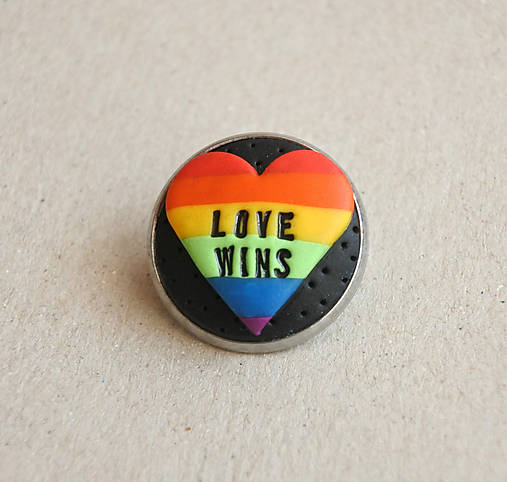 Brošne - • d o p r e d a j • Love wins - 10849526_