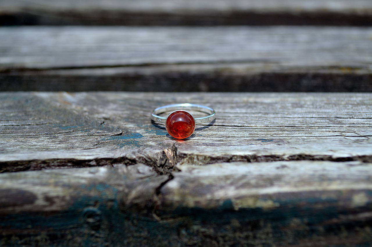 Strieborný prsteň Granát Hessonit