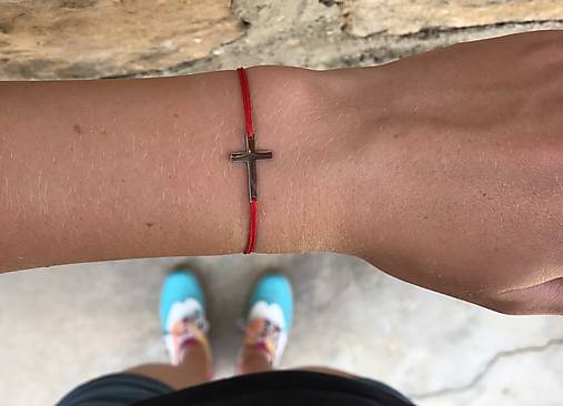 Náramky - Náramok s krížikom (Červená) - 10853884_