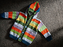 Detské oblečenie - chlapčenský pruhovaný svetrík - 10870692_
