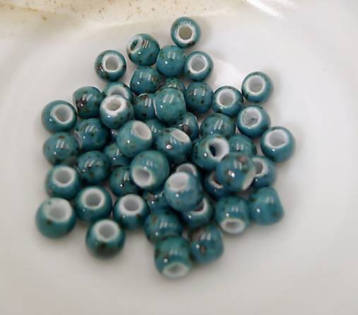 KE101 Keramická korálka 6 mm (Tmavo zeleno modrá)