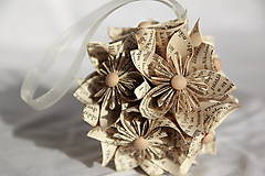Kytice pre nevestu - Guľa z papierových kvetov (rôzne farby) - 10870903_