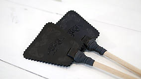 Dekorácie - Malá plácačka na muchy - čierna - mucha v ornamentoch - 10880071_