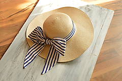 Čiapky, čelenky, klobúky - Dámsky letný klobúk slamený jemne krémový s odopínateľnou mašlou(pásik navy) - 10881452_