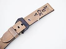 Náramky - Hnedý kožený remienok s textom na hodinky GARMIN Fenix 3, Garmin Fenix 5/5S/5X - 10900114_