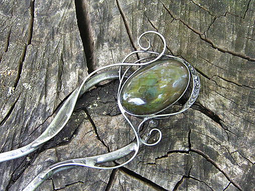 Ihlica do vlasov -Labradorit