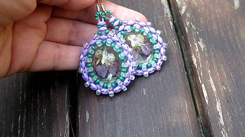 Náušnice - Obšívané kvietkové živicové (AKCIA Obšívané fialky č.848) - 10901283_