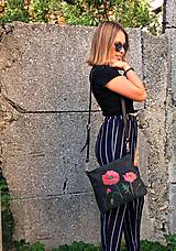 Kabelky - MILA "Poppies" kožená kabelka s maľovaným obrázkom - 10907649_