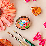 Ručně malovaná brož s květy - meruňková
