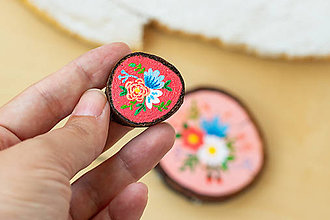 Brošne - Ručně malovaná brož s květy - sytě růžová - 10911774_