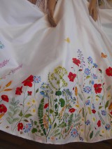 Šaty - Svadobné šaty s vlečkou " Maľované lúčne kvietky " (dámska listová kabelka, ručne maľovaná) - 10916327_
