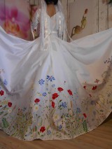 Šaty - Svadobné šaty s vlečkou " Maľované lúčne kvietky " (dámska listová kabelka, ručne maľovaná) - 10916330_