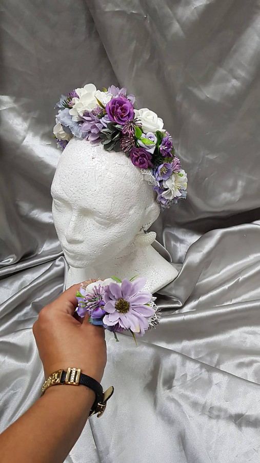 Fialová kvetinová čelenka a náramok / fialový kvetinový set