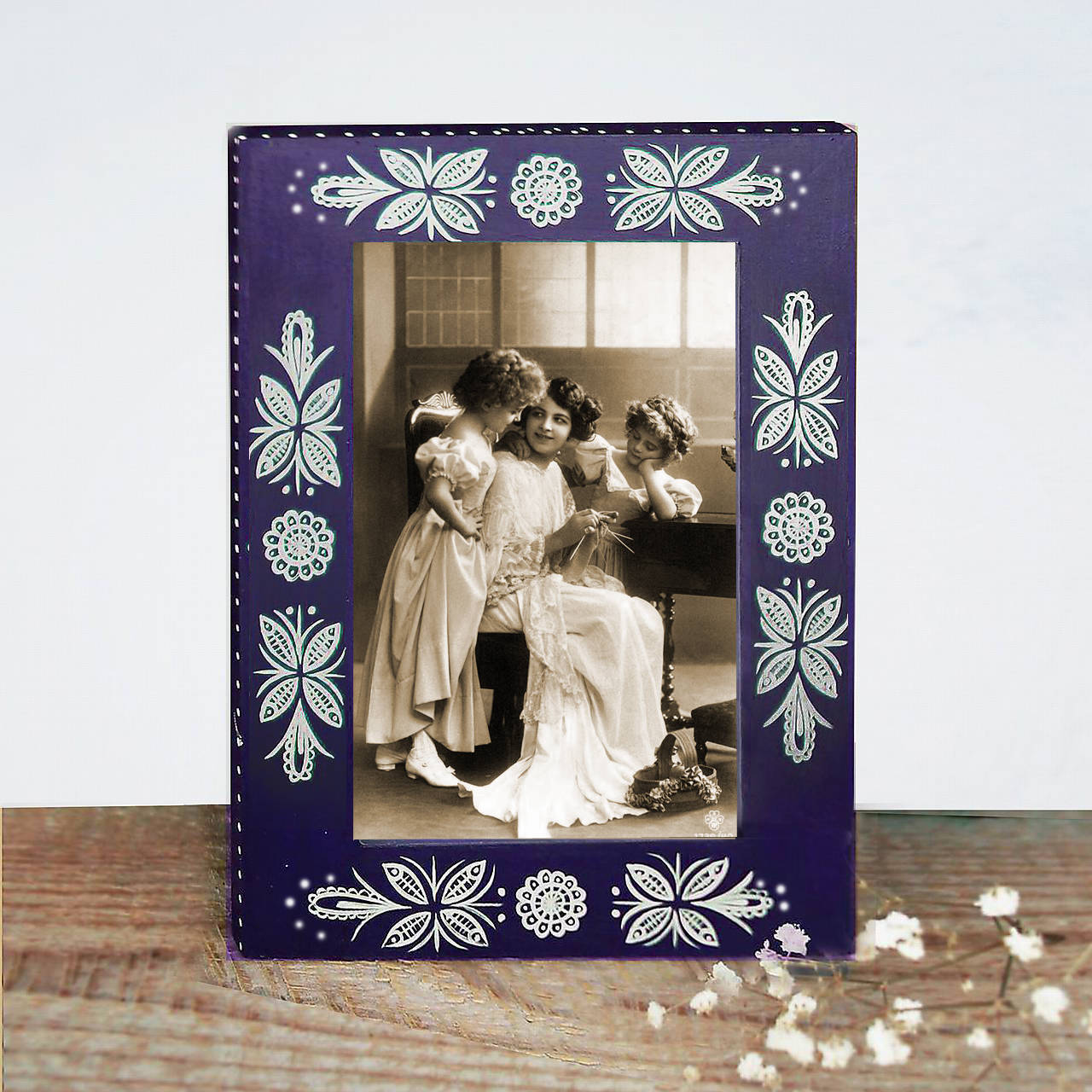 Maľovaný rámček - Blue Folk  (13x18 cm, vzor C (kartónová nožička, plastové sklo))