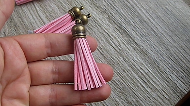 Komponenty - Strapec eko koža s bronzovým kaplíkom 5,5 cm, 1 ks (svetlo ružový) - 10928201_