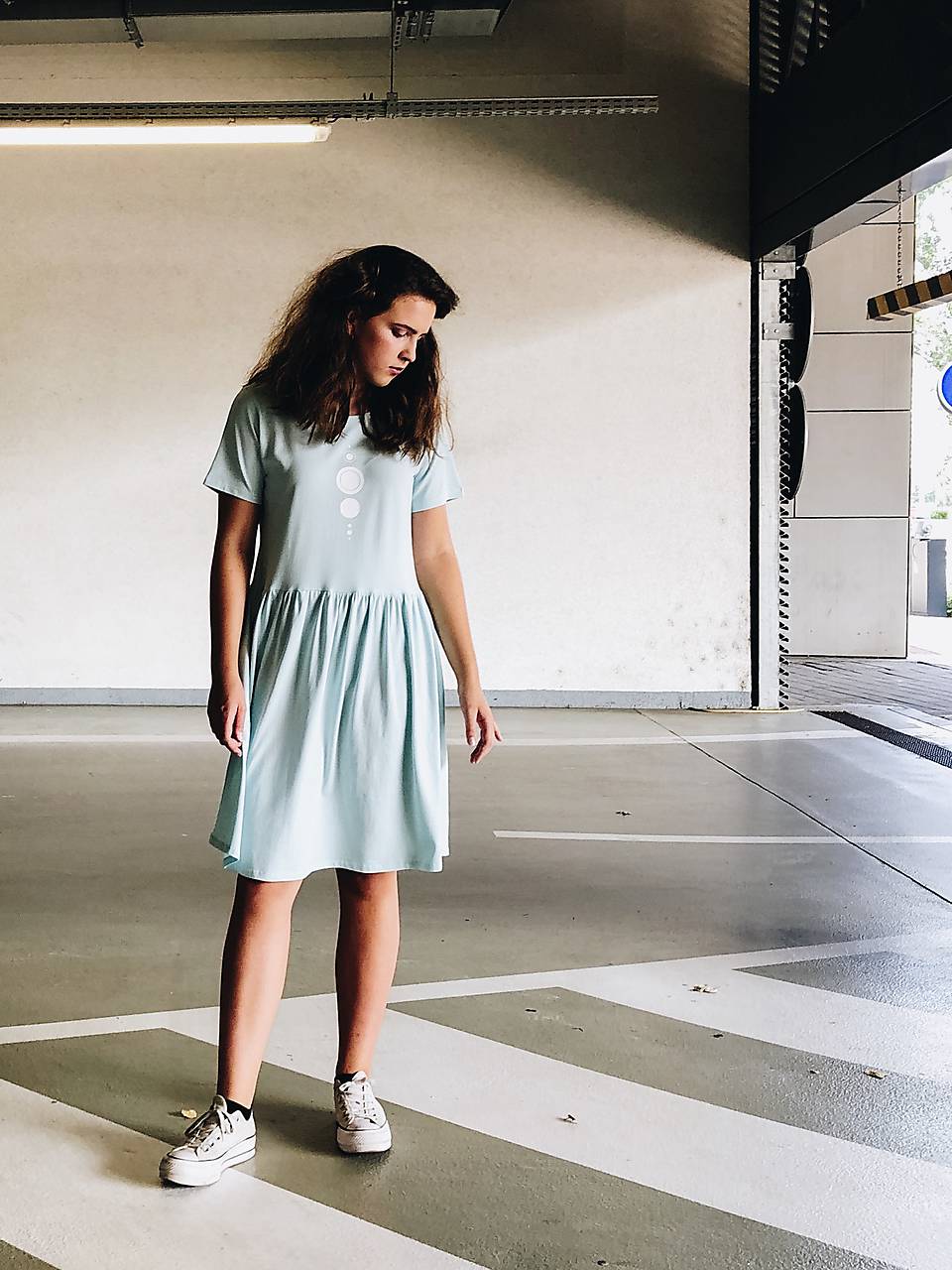 Šaty volánový strih M03-el-IO18 M dopredaj skladu