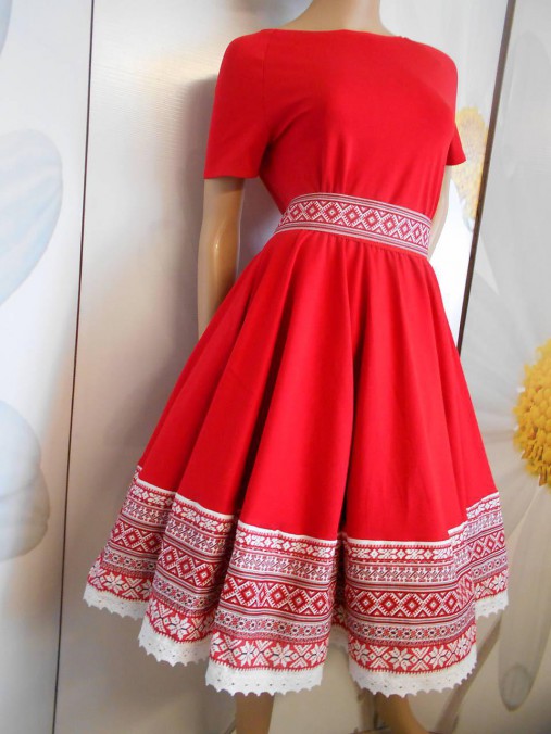 Floral Folk šaty " Červené ľudové krížikové, ako vyšívané "