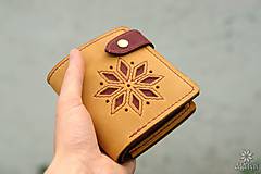 Peňaženky - Menšia kožená peňaženka IX. •Alatyr• - 10959313_