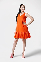 Šaty oranžové voľné s volánom