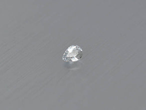 Minerály - ZAFÍR prírodný biely hruška 3x4 mm Nahrievaný - 10961300_