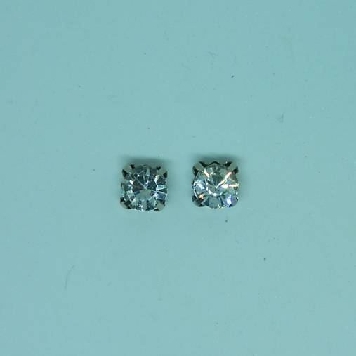  - Štrasové kamienky kruhové 7mm sklenené (krystal1 AB v striebornom lôžku s dierkou) - 10986897_