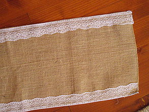 Úžitkový textil - Šerpa z juty šírka 28cm s čipkou po okrajoch s dĺžkou 2,75m - 10991172_