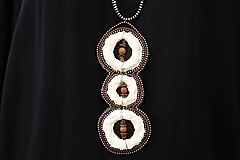 Náhrdelníky - náhrdelník "drevo+papier+kov" - 11008124_