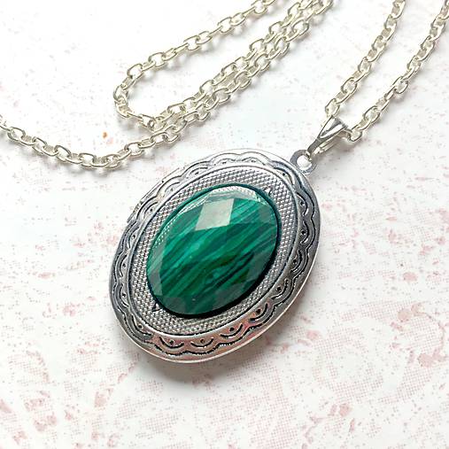 Oval Gemstone Antique Silver Locket Necklace / Otvárací medailón (Malachite)