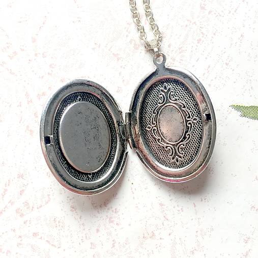 Oval Gemstone Antique Silver Locket Necklace / Otvárací medailón (Malachite)