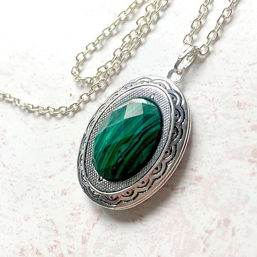 Oval Gemstone Antique Silver Locket Necklace / Otvárací medailón (Malachite)