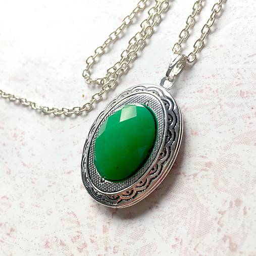 Oval Gemstone Antique Silver Locket Necklace / Otvárací medailón (Green Jade)