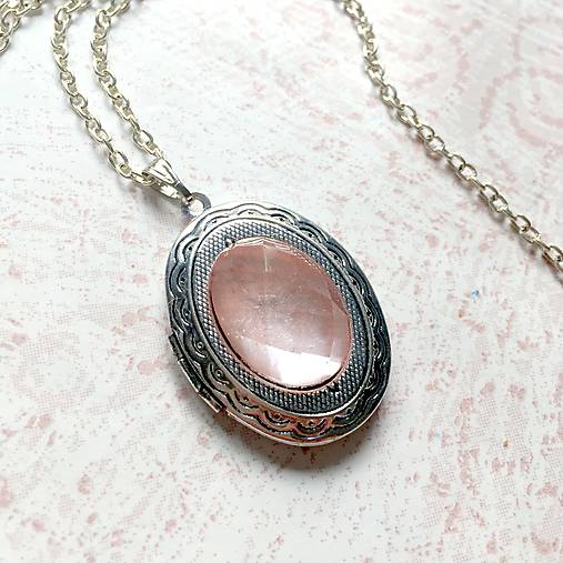 Oval Gemstone Antique Silver Locket Necklace / Otvárací medailón (Cherry Quartz)