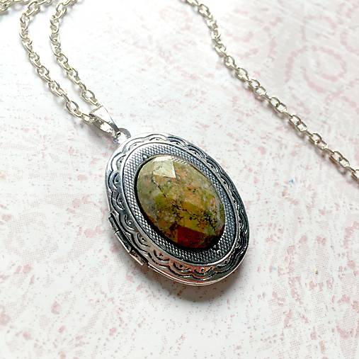 Oval Gemstone Antique Silver Locket Necklace / Otvárací medailón (Unakite)