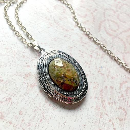 Oval Gemstone Antique Silver Locket Necklace / Otvárací medailón (Unakite)