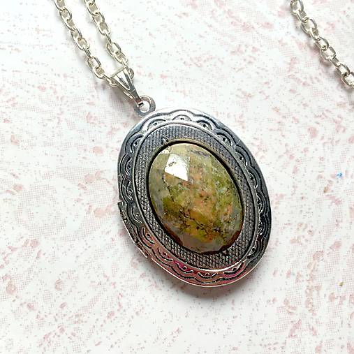 Oval Gemstone Antique Silver Locket Necklace / Otvárací medailón (Unakite)