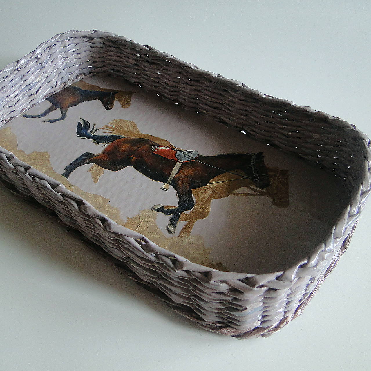 Košík na všeličo (koníky)