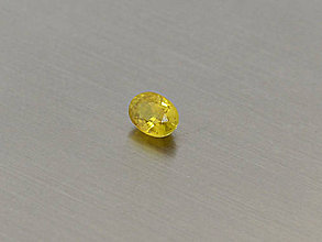Minerály - ZAFÍR prírodný žltý ovál 5,7 x 4,1 x 3,3 mm NHRIEVANÝ - 11017715_