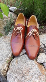 Pánske oblečenie - Pánské luxusné kožené topánky v farbe koňak - 11019541_