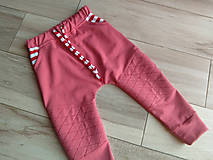 Detské oblečenie - Prešívané tepláčiky s farebnými vreckami - 11025588_