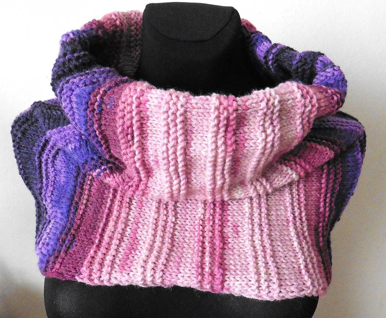 Štrikovaný a háčkovaný 3 set nákrčník, čelenka, čiapka (dámsky/dievčenský) (Nákrčník)