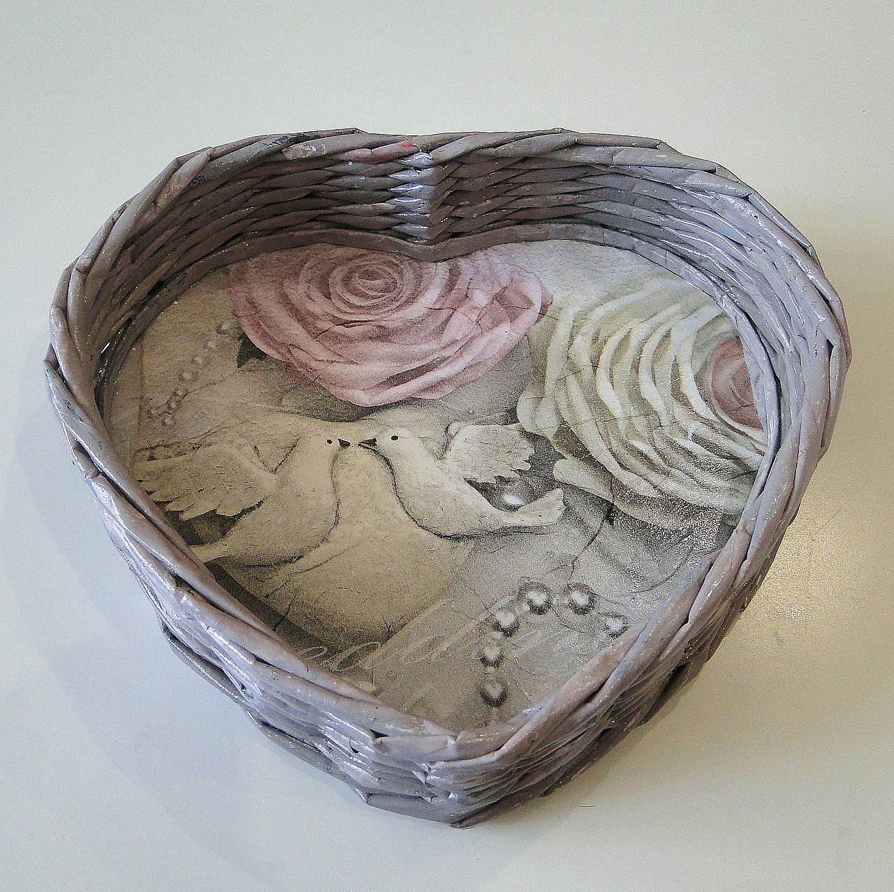 Košík-srdiečko (hrdličky)