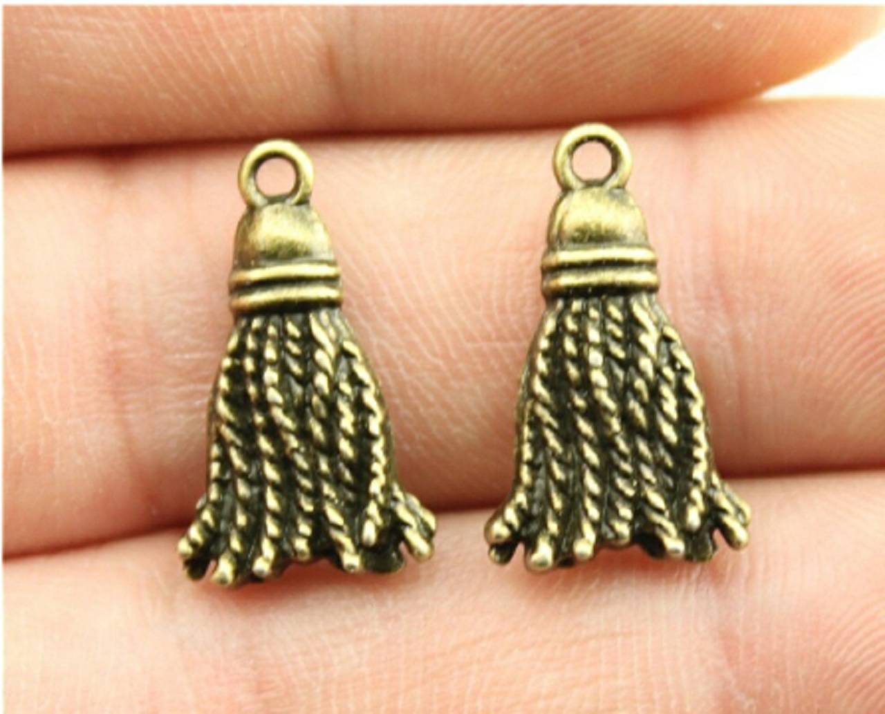 PR102 Prívesok strapec 2,0 x 1,1 cm (Meď/Bronz)