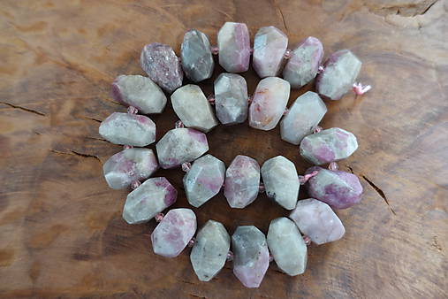 Minerály - Turmalín 25x13 (Fialová) - 11039582_