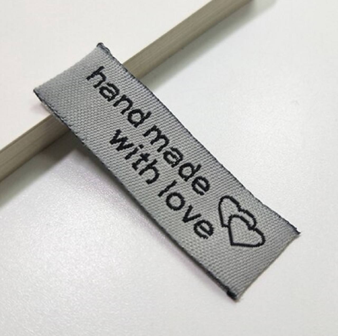 NT104 Nášivka textilná hand made 5 cm  (Bielo Čierna)