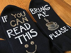 Ponožky, pančuchy, obuv - Maľované ponožky pre tých, čo milujú kávu (čierne) - 11054158_